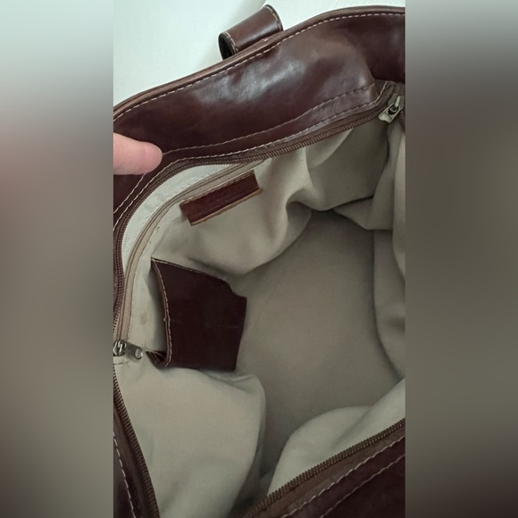 Genuine leather shoulder satchel. Made in Uruguay. ✨ - Picture 9 of 12
